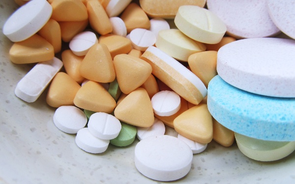 泌乳素过高导致不孕怎么办？泌乳素过高可以治疗吗？